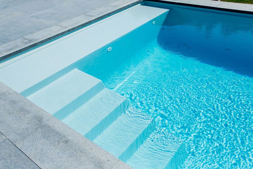 piscine remplie eau