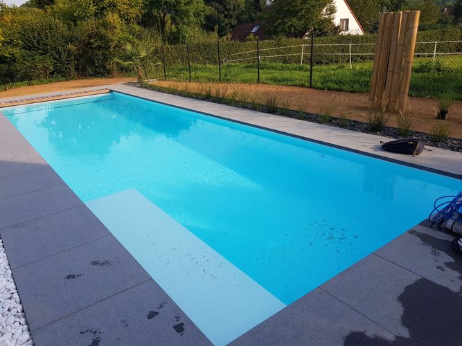 piscine remplie eau