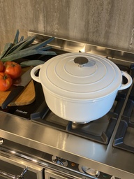 OUTR - Casserole ronde en fonte 28 cm blanche